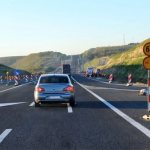 Знаки и разметка на дороге